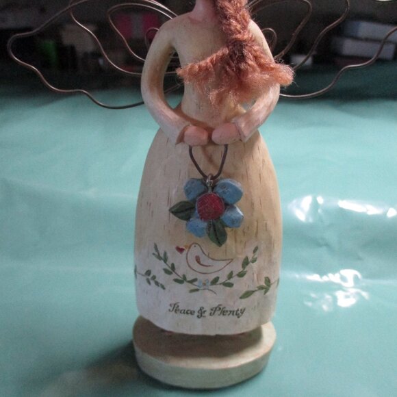 Country Gatherings 21439 Peace and Plenty Angel Figurine - Picture 3 of 8